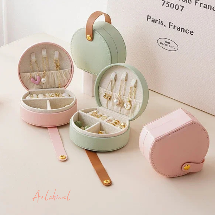 Compact jewelry box for earrings, necklace, bracelet and rings